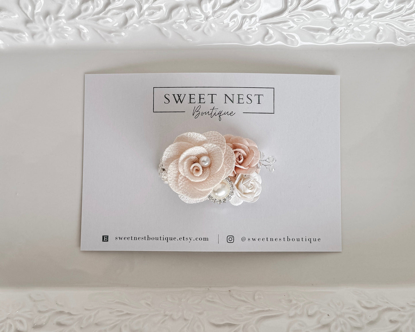 BLUSH & PEARLS HAIR CLIP