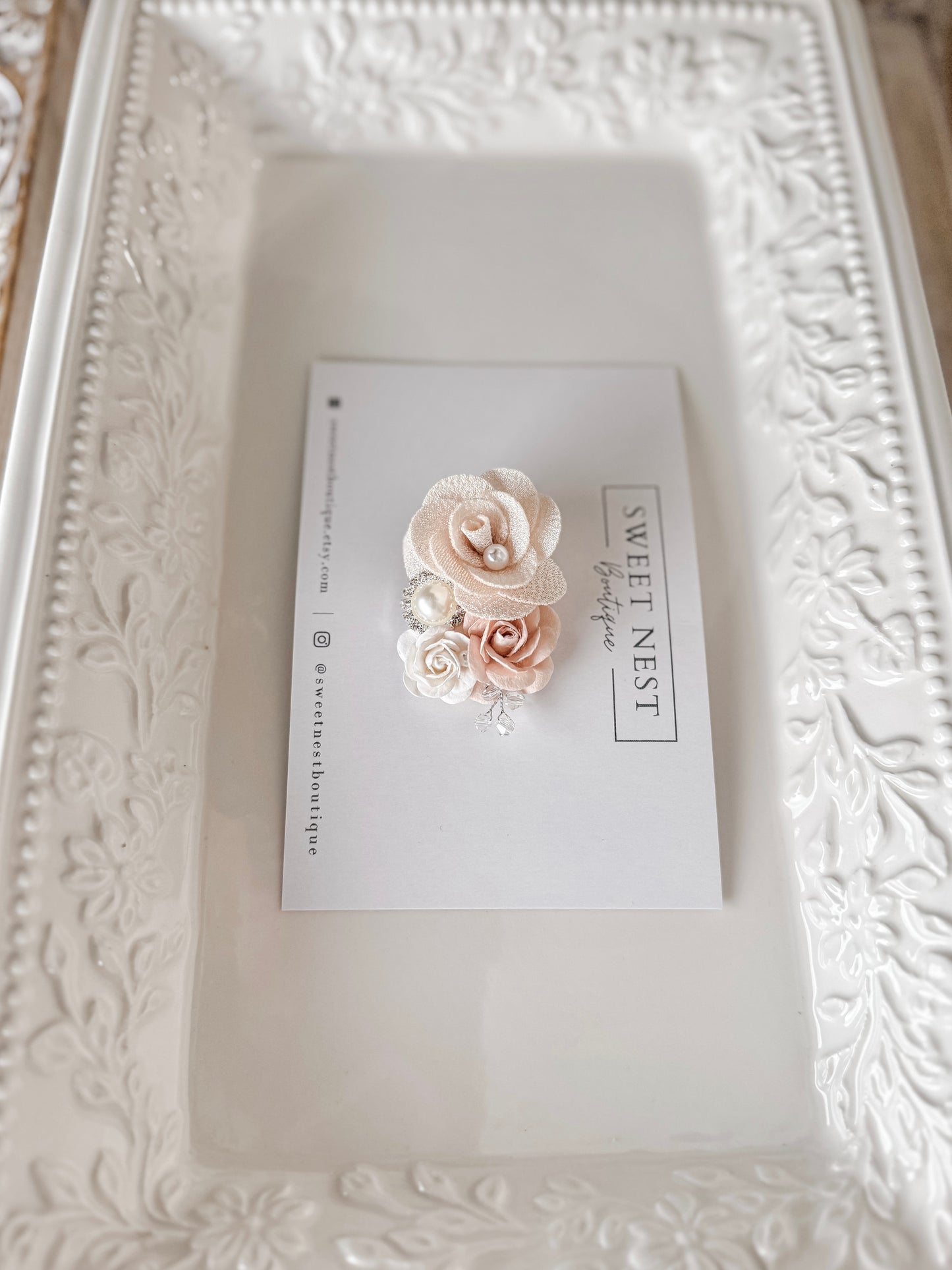 BLUSH & PEARLS HAIR CLIP